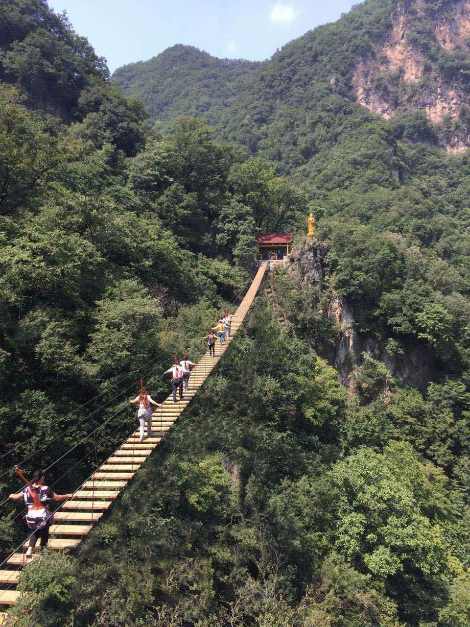 使用防腐木搭建木質(zhì)吊橋的優(yōu)勢